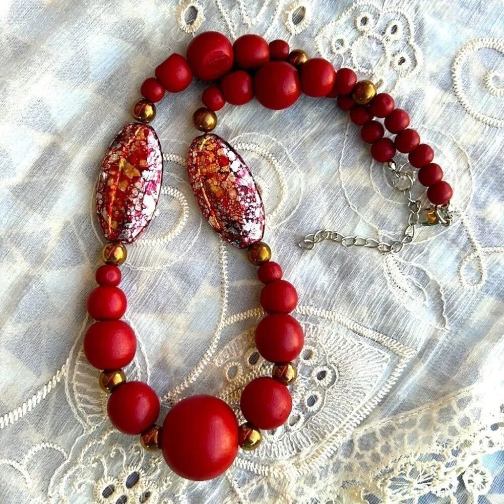 Red Wood Bead Necklace 18